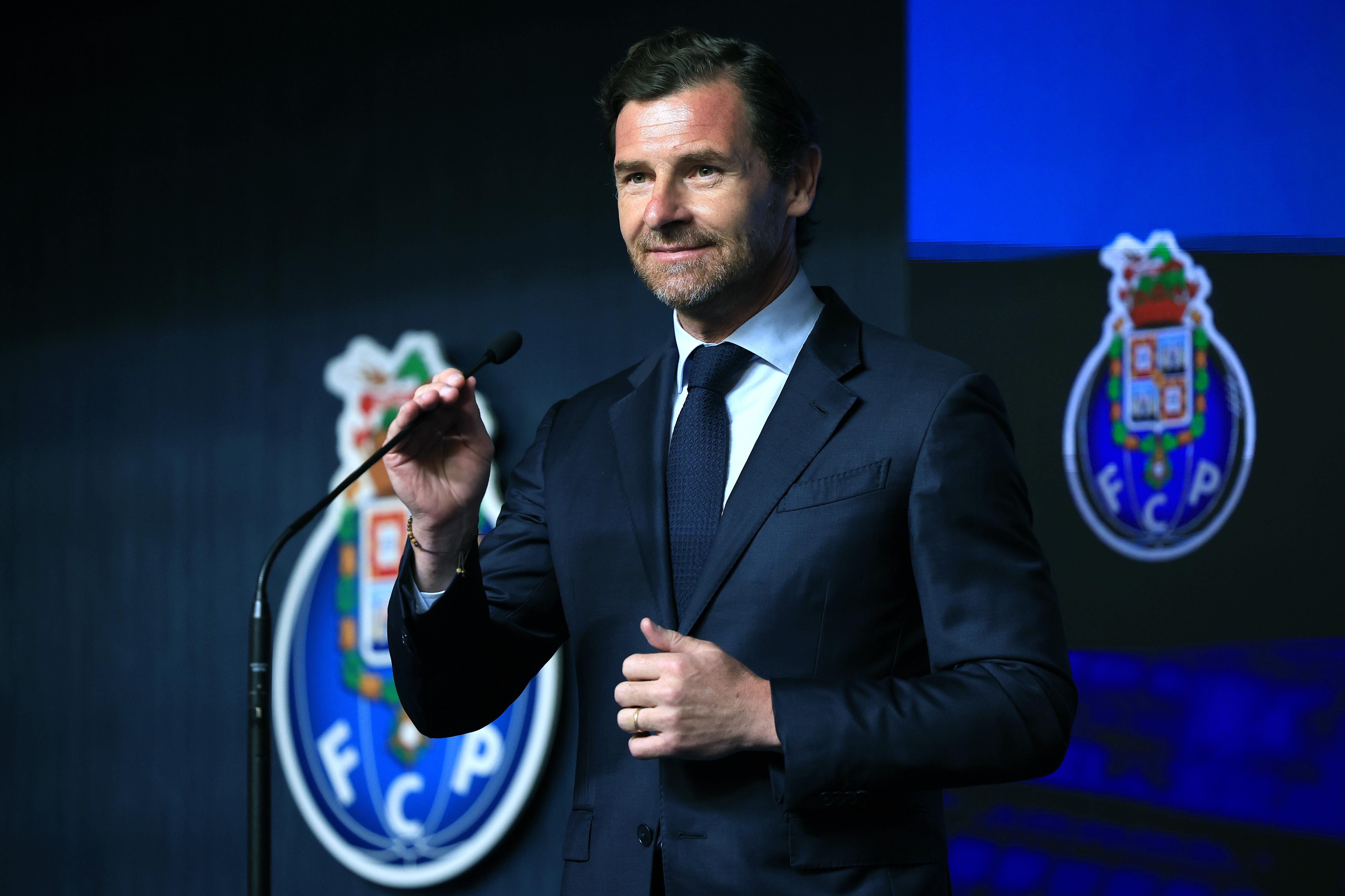 FC Porto vai apresentar queixa contra Pavlidis por "agressão grave" a Gabri Veiga no clássico
