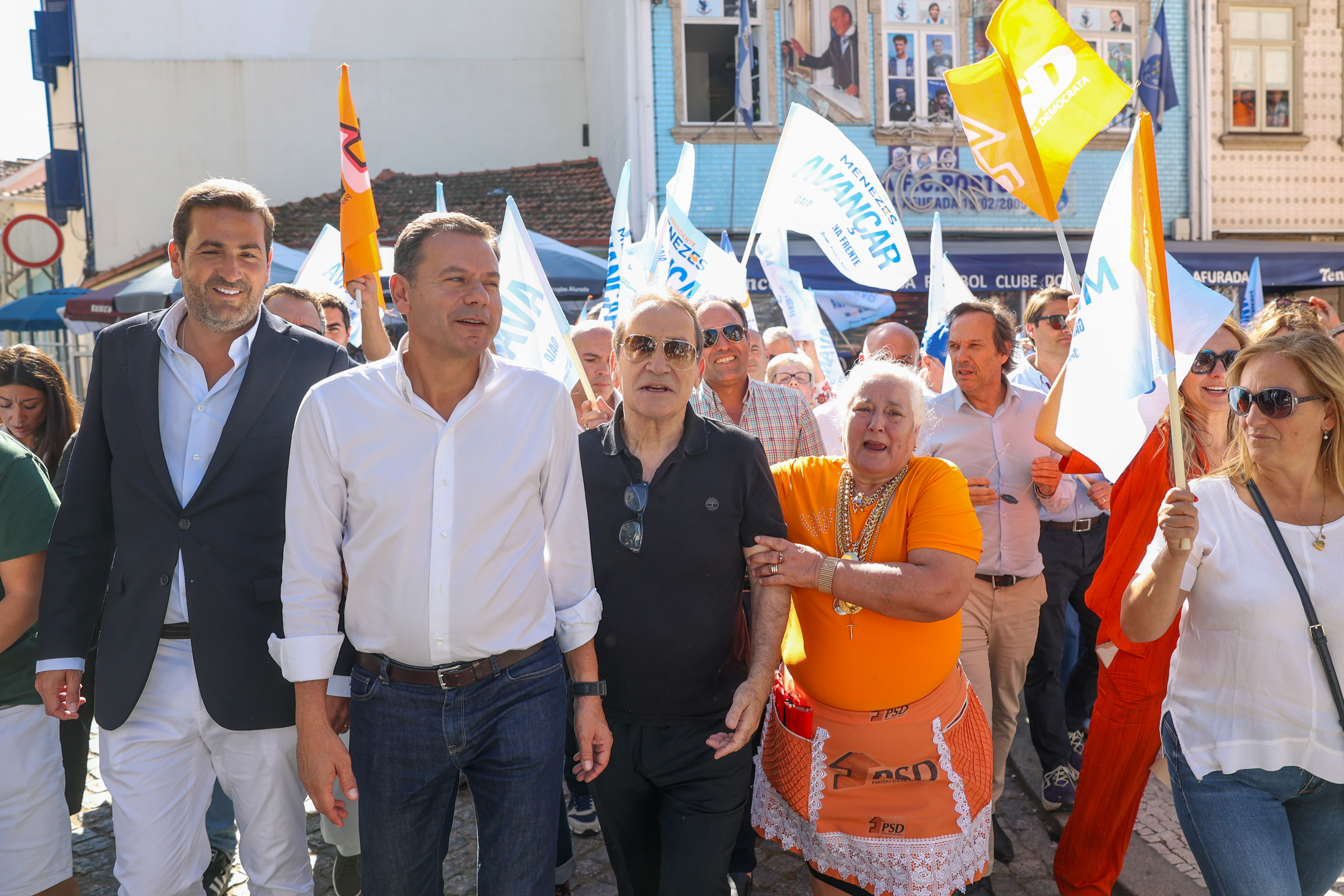 Montenegro pede “grande maioria” para Menezes em Gaia