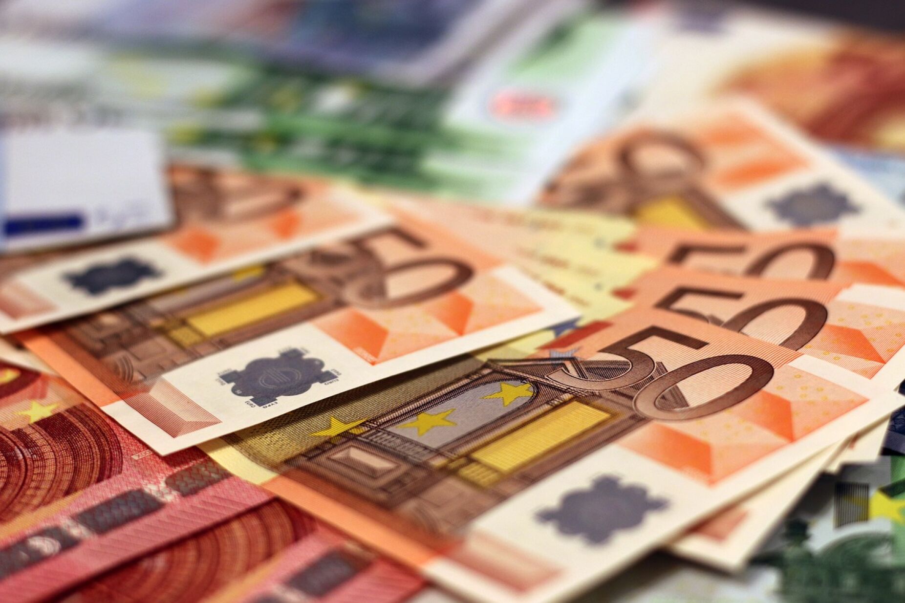 Banco de Portugal revê em alta previsão de crescimento de 2025 para 1,9%