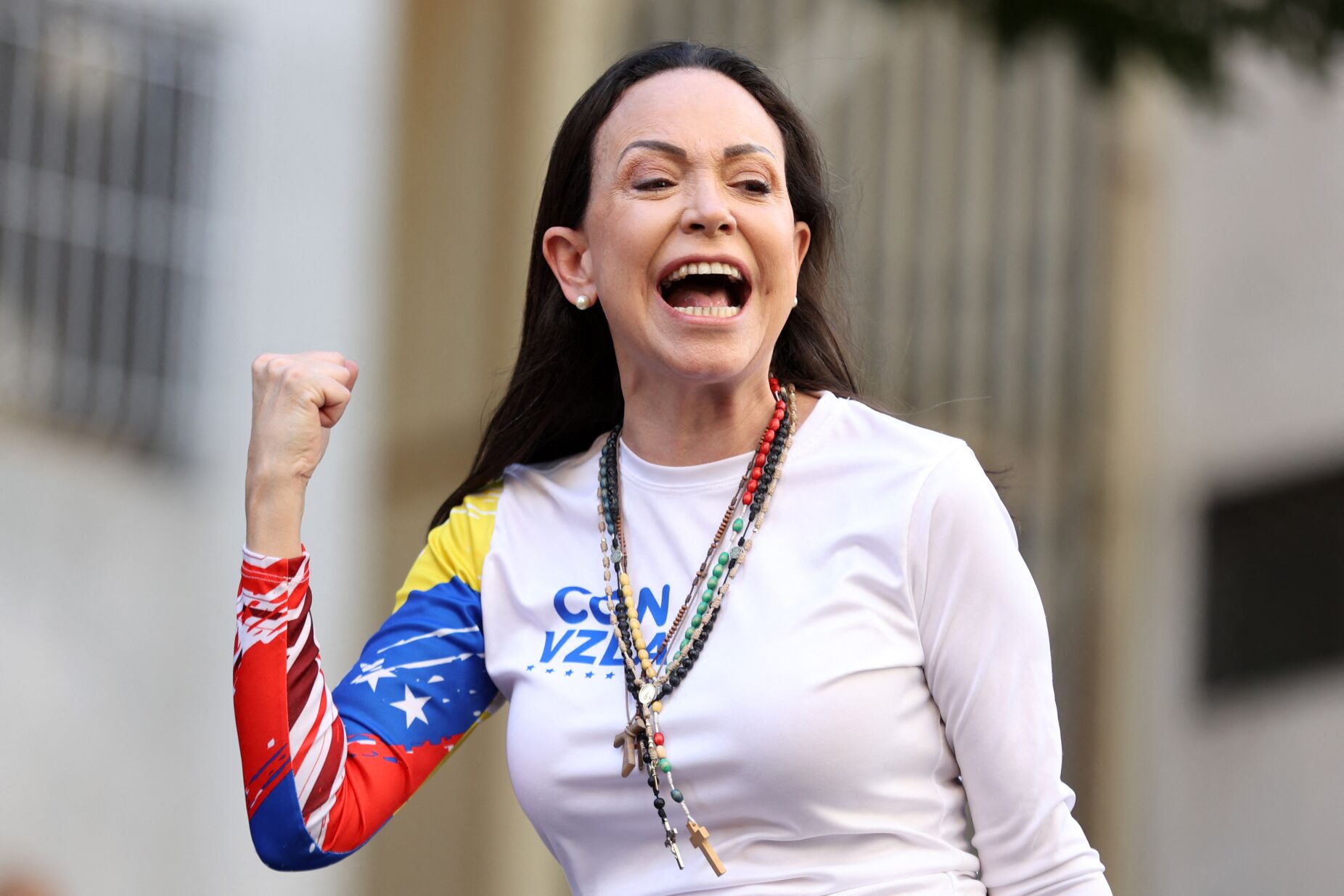"Estávamos colados à televisão": a reação dos venezuelanos ao Nobel da Paz para a "mulher ferro", um "exemplo de liberdade"