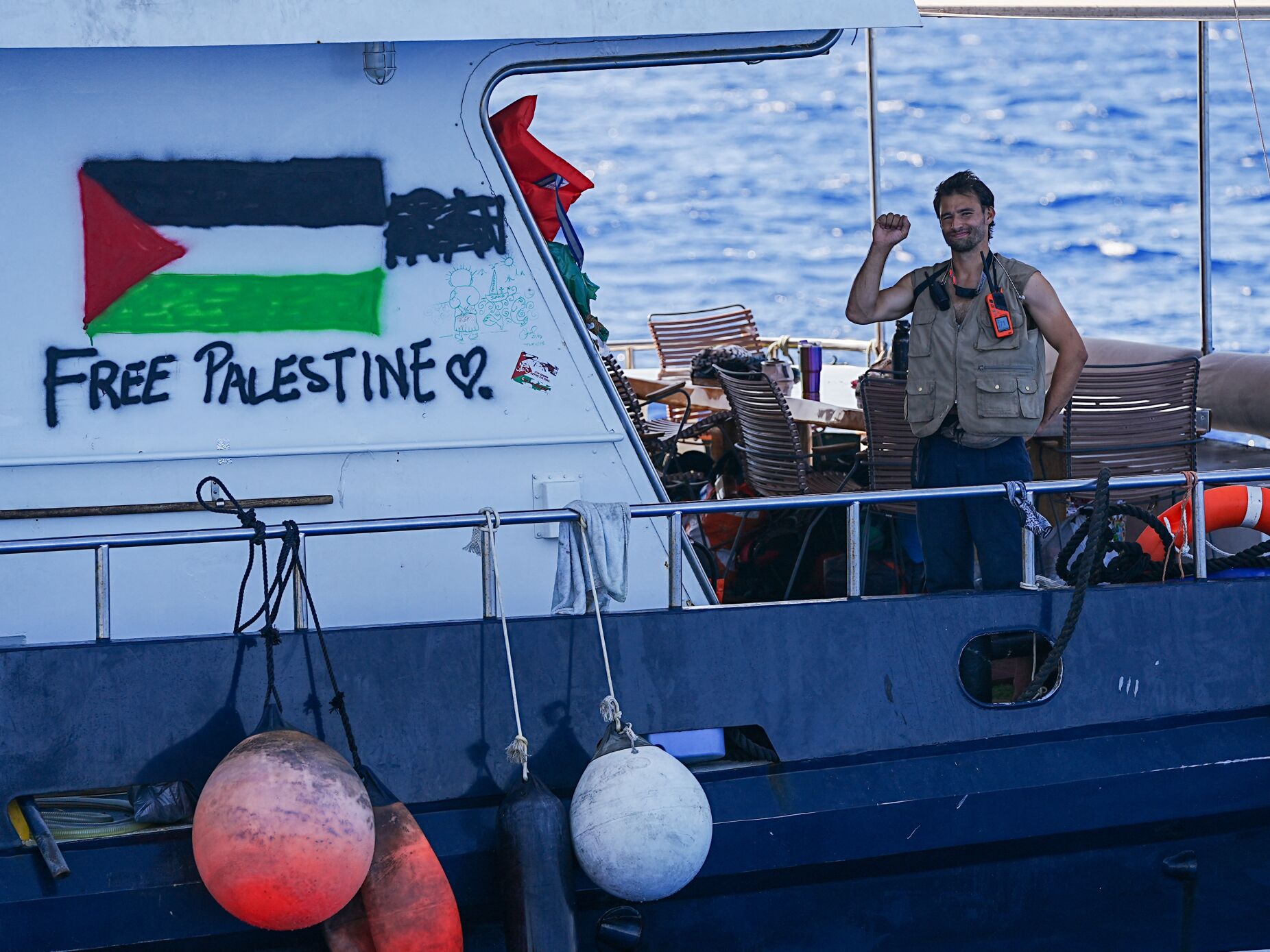 Marinha israelita preparada para intercetar flotilha humanitária a caminho de Gaza