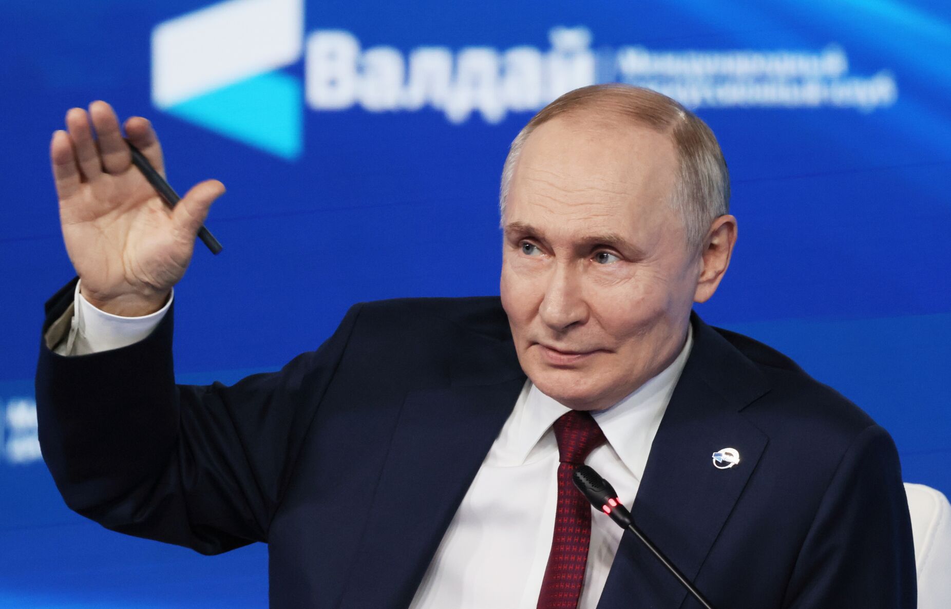 Drones a sobrevoar Lisboa? Putin ironiza e responde: "Não está nos nossos objetivos"